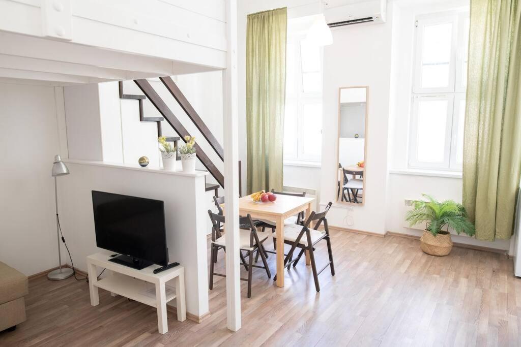 N28 Next To Andrassy Boulevard. Apartman *